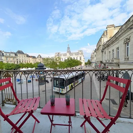 公寓 Le Castille D'or Elegant, En Face De L'hotel De 普瓦捷