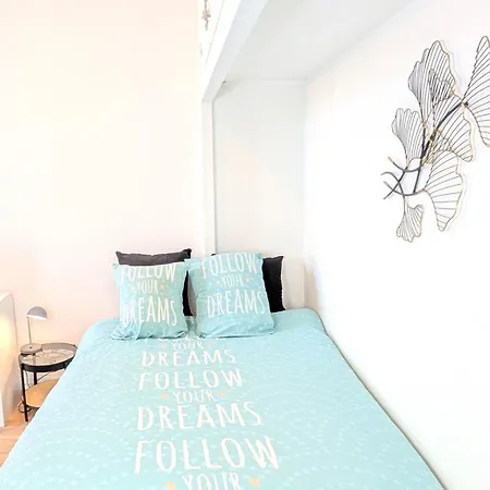 Le Castille D'or Elegant, En Face De L'hotel De