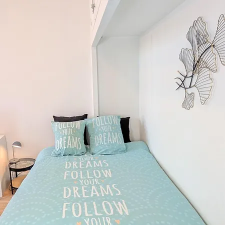 Apartment Le Castille D'or Elegant, En Face De L'hotel De