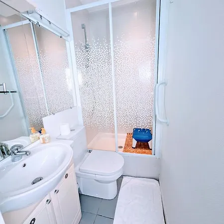 Le Castille D'or Elegant, En Face De L'hotel De Poitiers