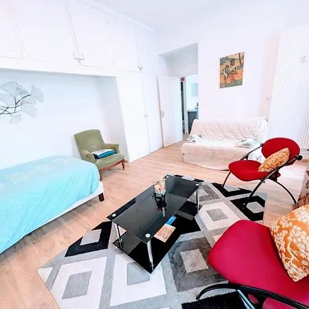 Le Castille D'or Elegant, En Face De L'hotel De Apartment Poitiers