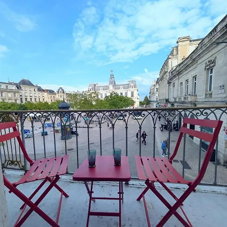 Le Castille D'or Elegant, En Face De L'hotel De Apartment *
