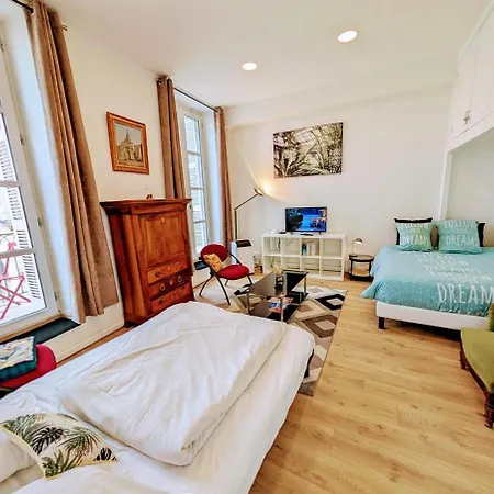 Le Castille D'or Elegant, En Face De L'hotel De Apartment Poitiers