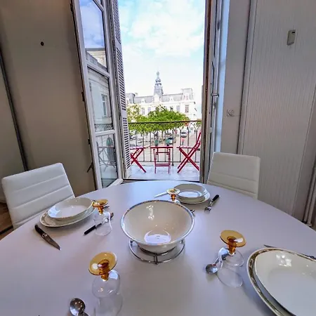 公寓 Le Castille D'or Elegant, En Face De L'hotel De