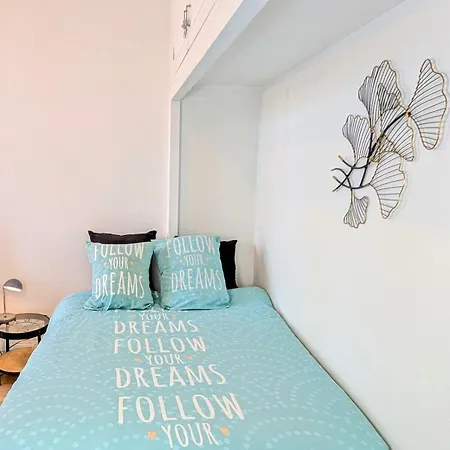 Le Castille D'or Elegant, En Face De L'hotel De Apartment Poitiers