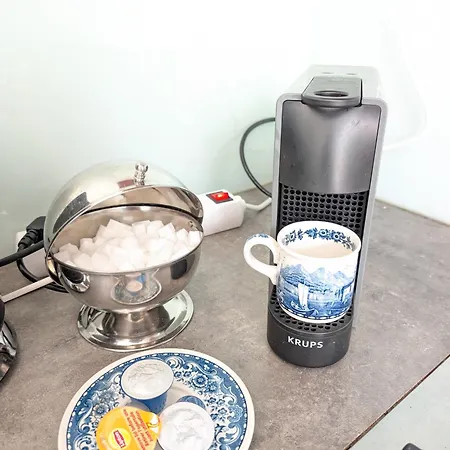 Le Castille D'or Elegant, En Face De L'hotel De *