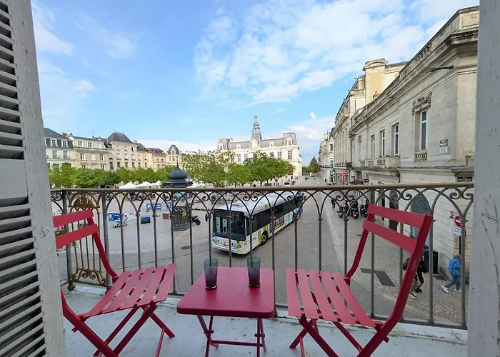 Apartment Le Castille D'or Elegant, En Face De L'hotel De Poitiers