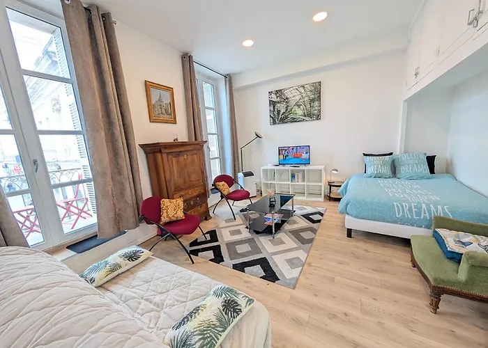 Apartment Le Castille D'or Elegant, En Face De L'hotel De