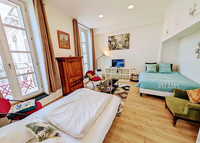 Le Castille D'or Elegant, En Face De L'hotel De Apartment Poitiers