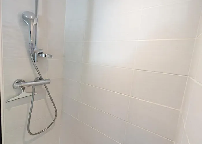 Le Castille D'or Elegant, En Face De L'hotel De