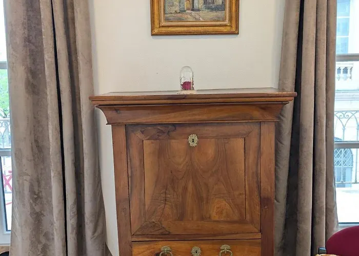 Le Castille D'or Elegant, En Face De L'hotel De Apartment Poitiers