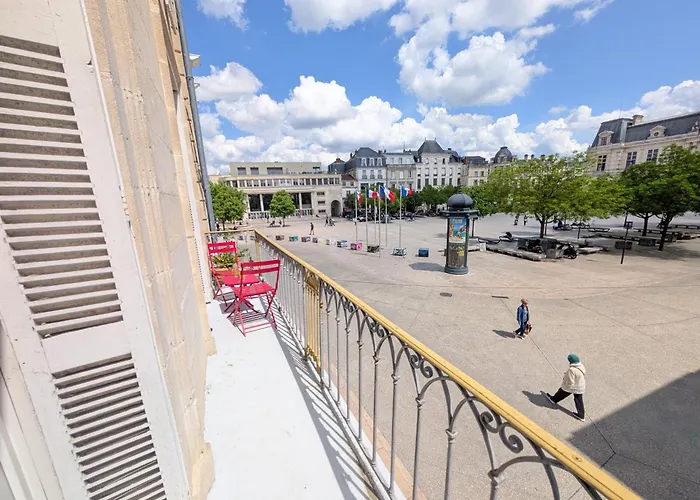 Apartment Le Castille D'or Elegant, En Face De L'hotel De Poitiers